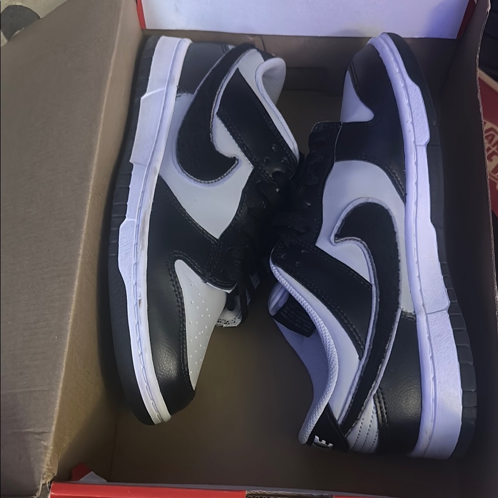 Nike Black and White Sneakers Classic Design
